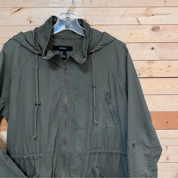 Forever 21 Army Green Hoodie Zipped Up front long sleeve Jacket size S - Picture 2 of 11